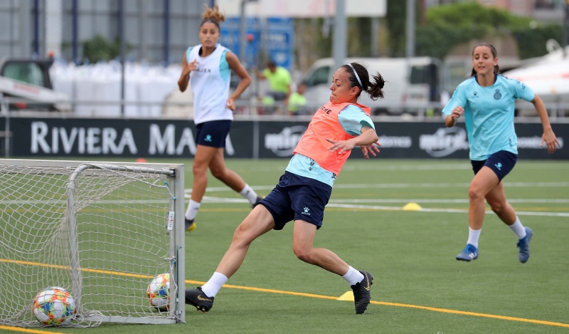 Dulce empieza a entrenar con el grupo