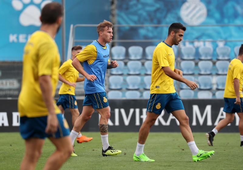 Alberto Fernández posa fi a la seva etapa al club