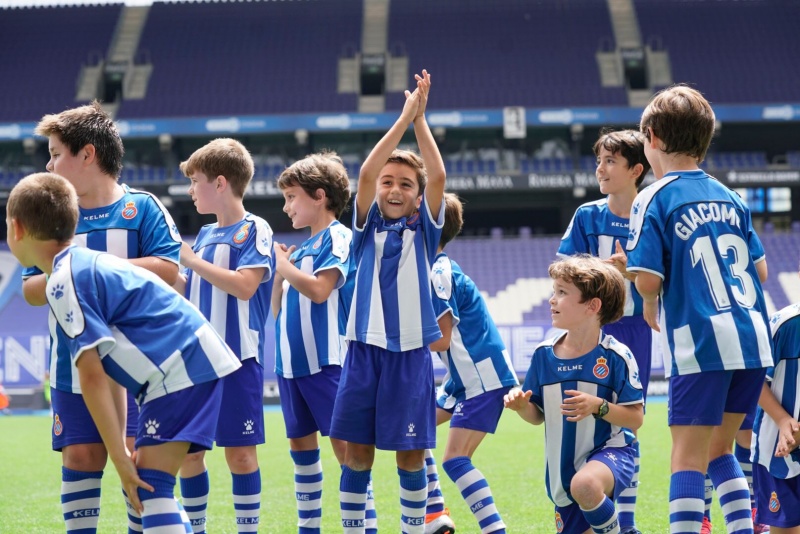 La RCDE Escola Dani Jarque clausura el curso en el estadio