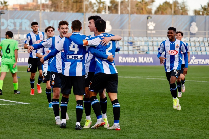 4-0: Goleada para estrenar el año