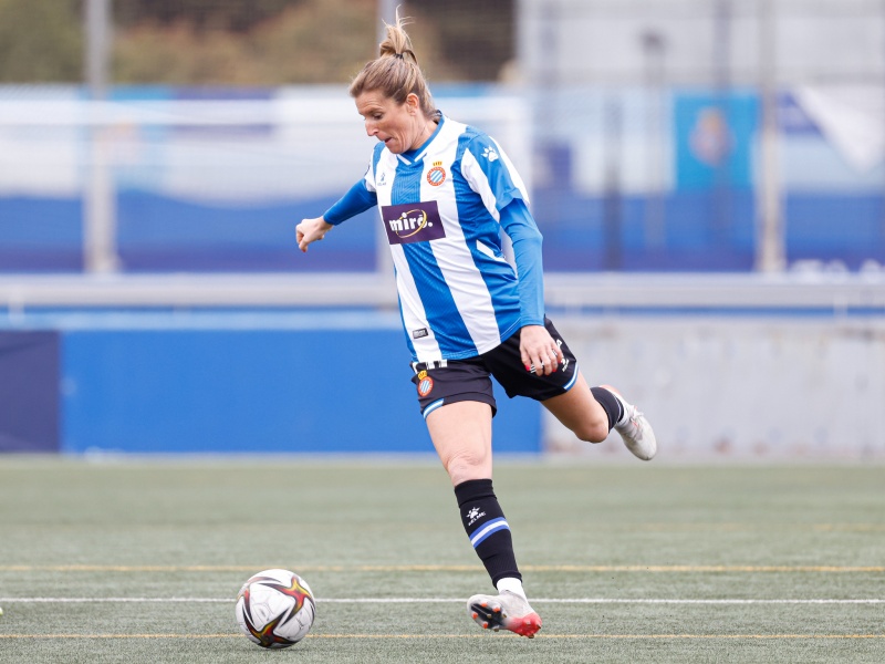 Adriana Martín, baja para el partido de hoy