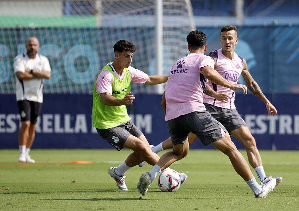 Entrenamiento en la CE Dani Jarque