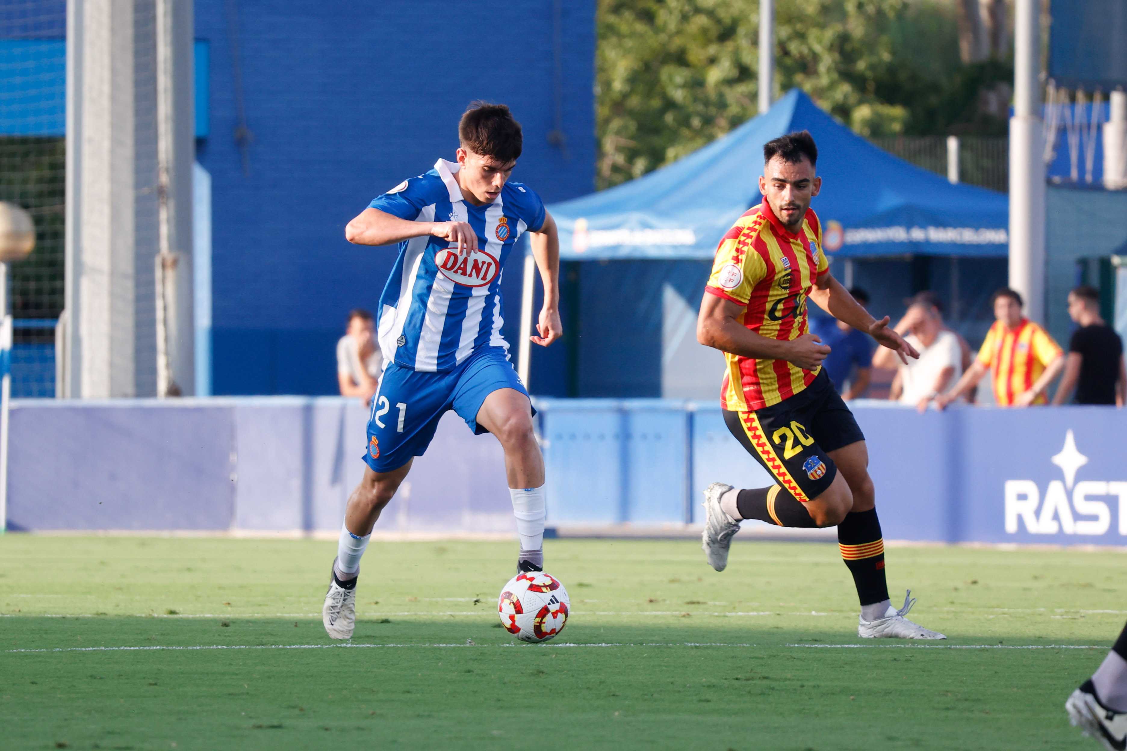 Espanyol B fall in season opener