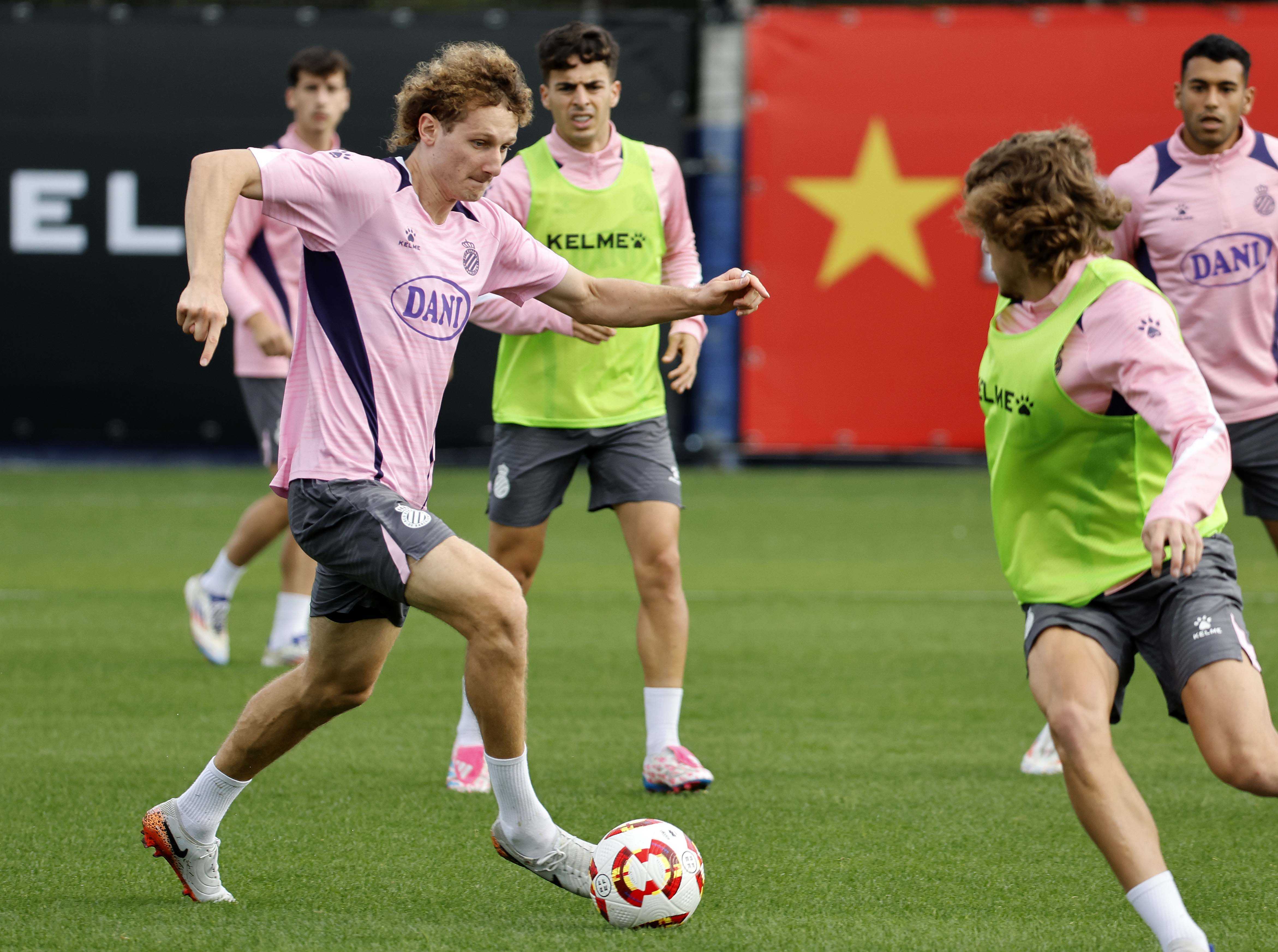 Entrenamiento en el RCDE Stadium