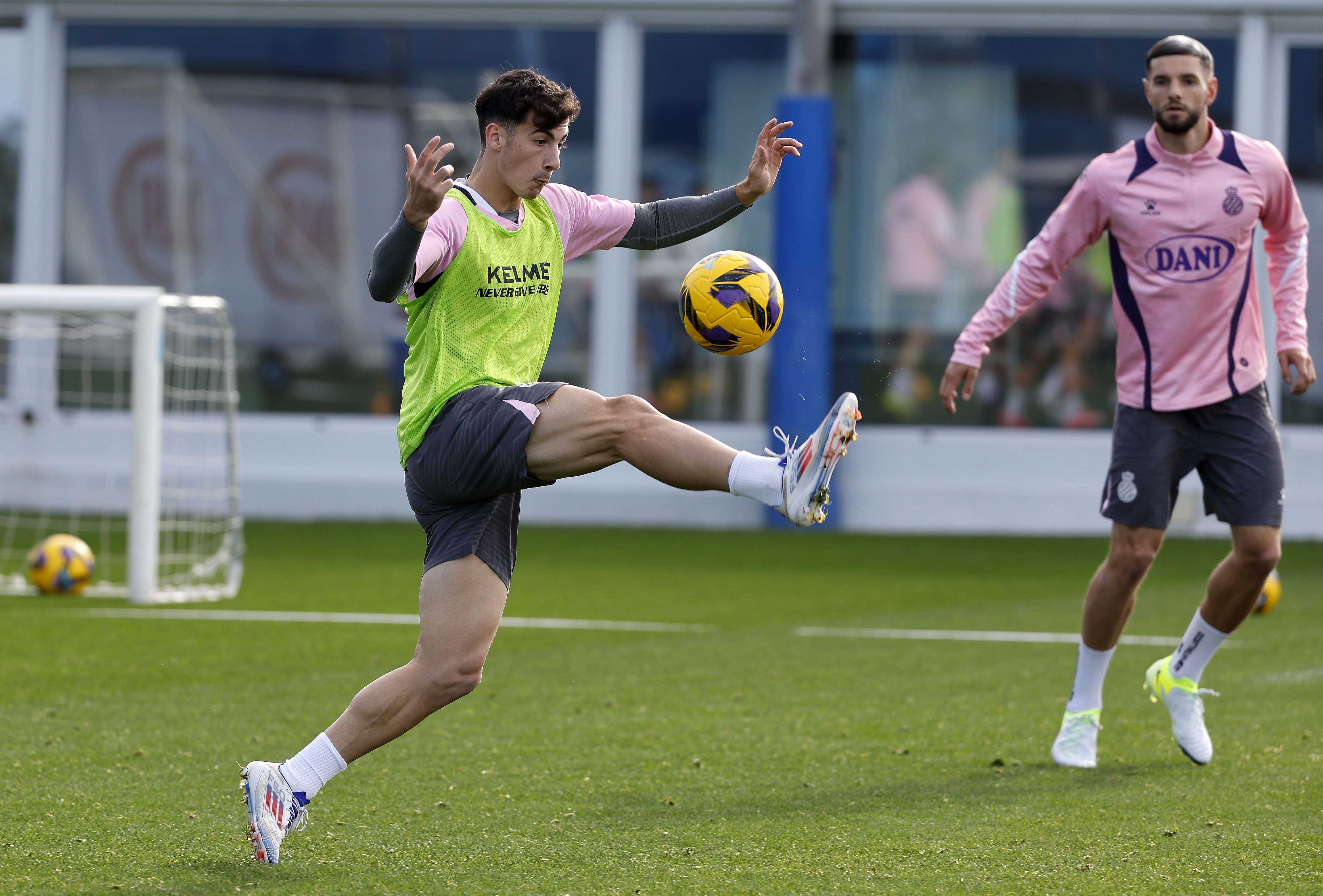 Entrenamiento en la CE Dani Jarque