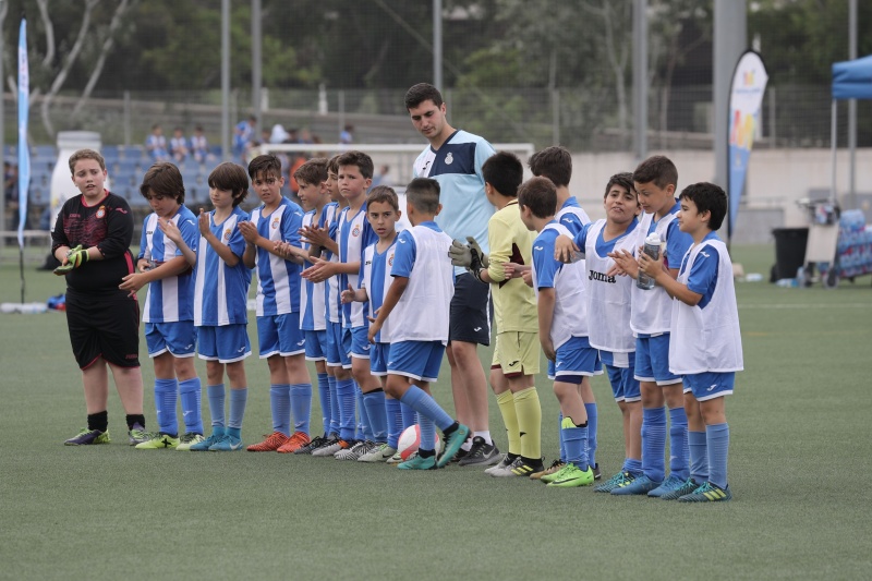 Gran matinal de fútbol para la Escola RCDE