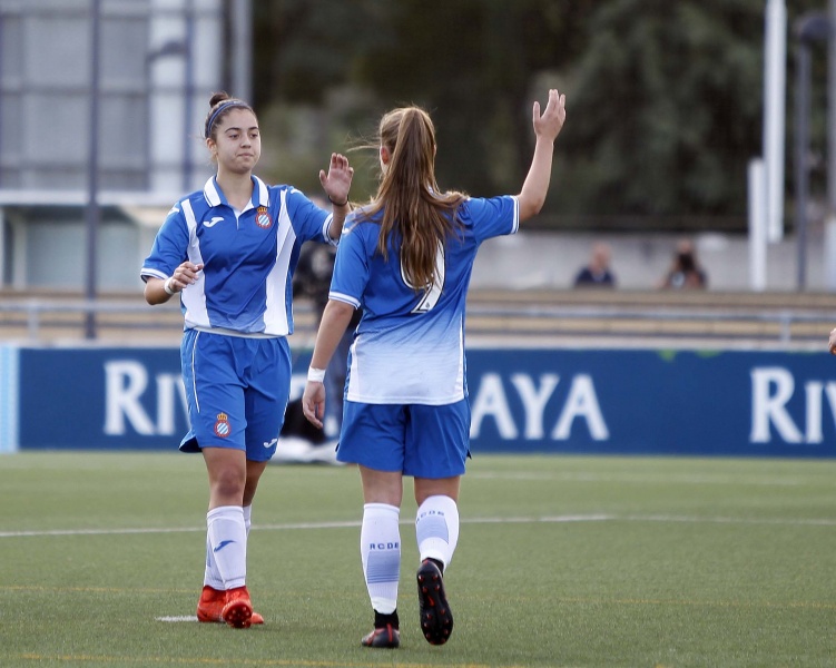 El fútbol femenino avanza en su profesionalización