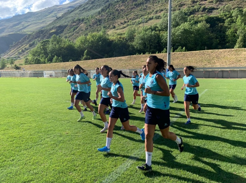 Primera sesión del Femení en el Stage de pretemporada